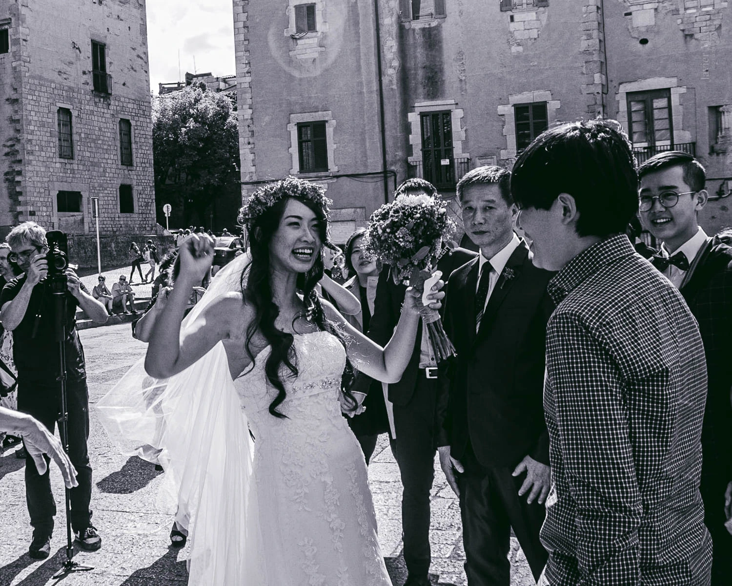 Novia triunfante y enamorada