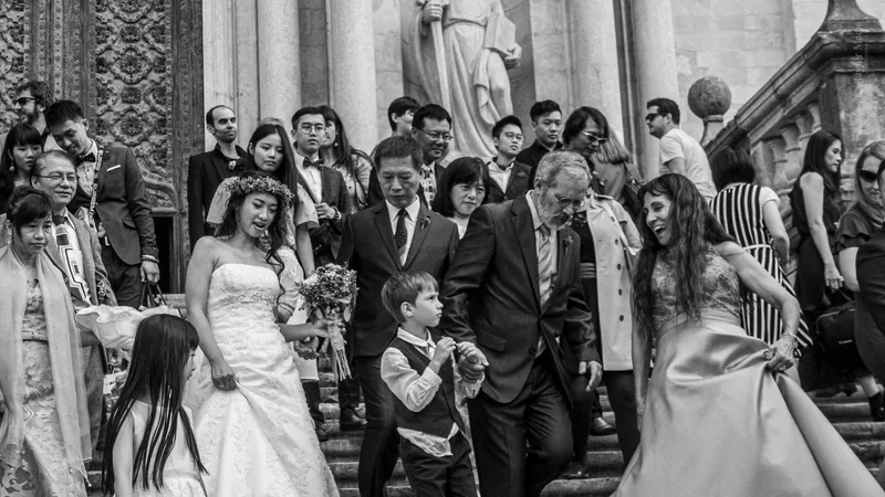 Fotografía documental saliendo de la ceremonia